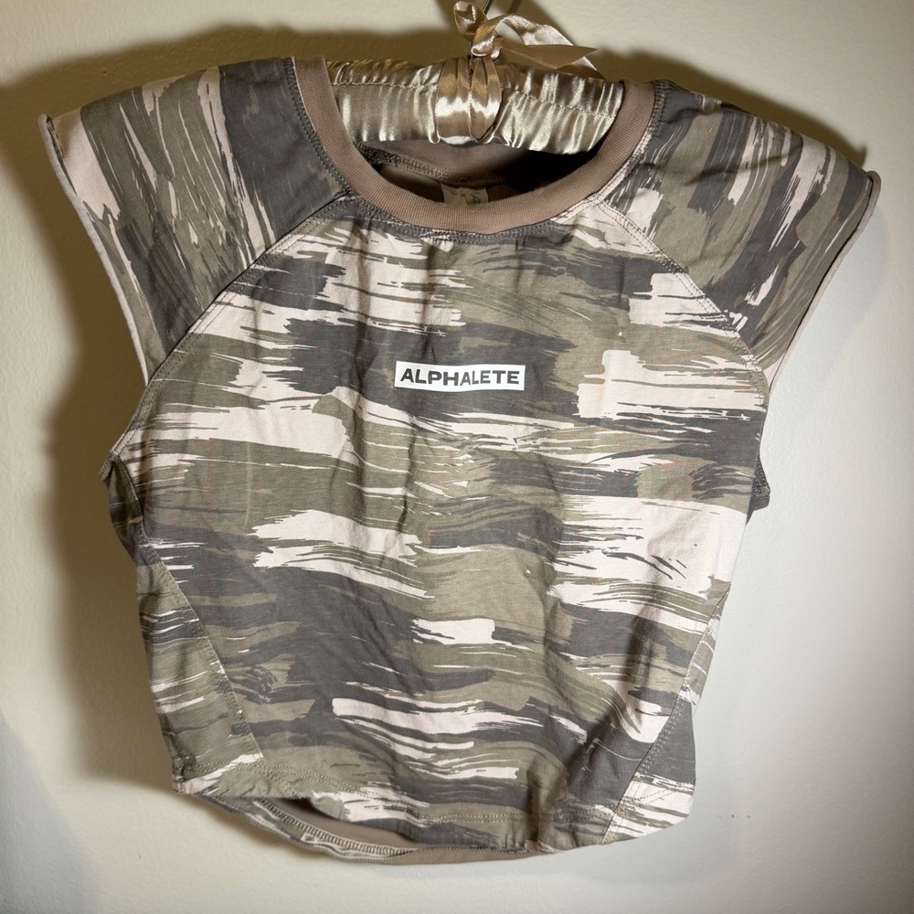 Alphalete Velocity Crop Tee Small Canvas Camo Cap Sleeve Mesh Back Performance